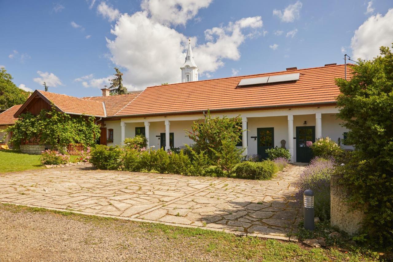 Barta Pince Vendeghaz Mad Hotel Exterior foto