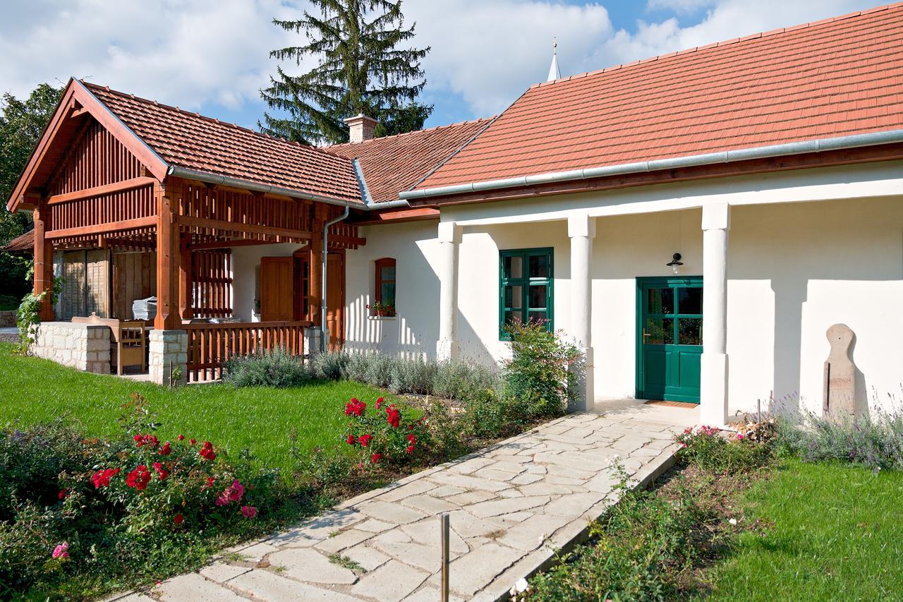 Barta Pince Vendeghaz Mad Hotel Exterior foto